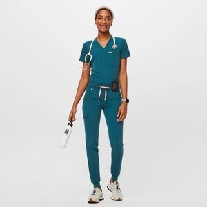Figs Caribbean Blue Scrub Set